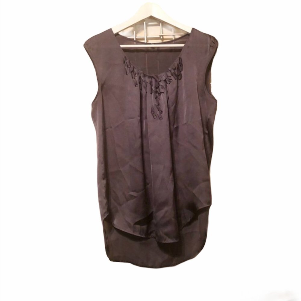 🦀2/$25 Gap Silky Grey Blouse